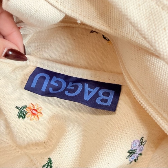 Baggu Duck Bag - Zipper Embroidered Ditsy Floral - Picture 6 of 9
